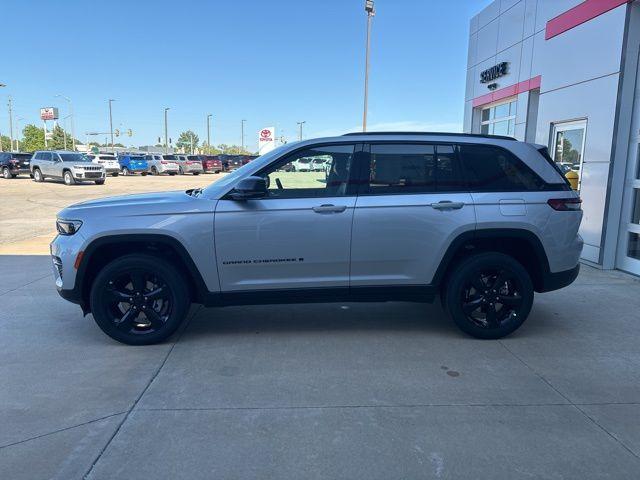 new 2024 Jeep Grand Cherokee car, priced at $38,390