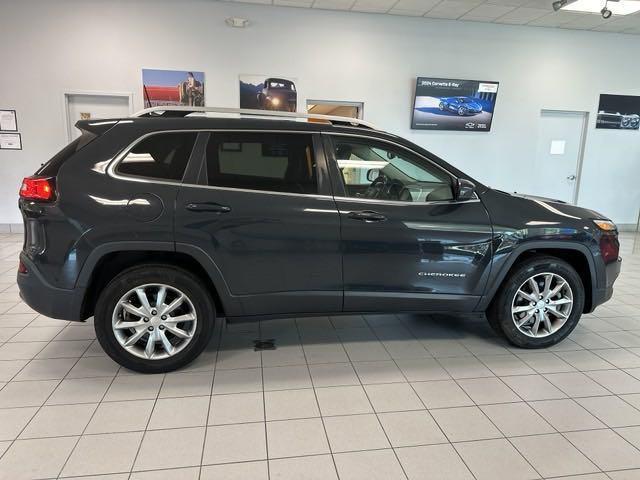 used 2018 Jeep Cherokee car, priced at $17,539