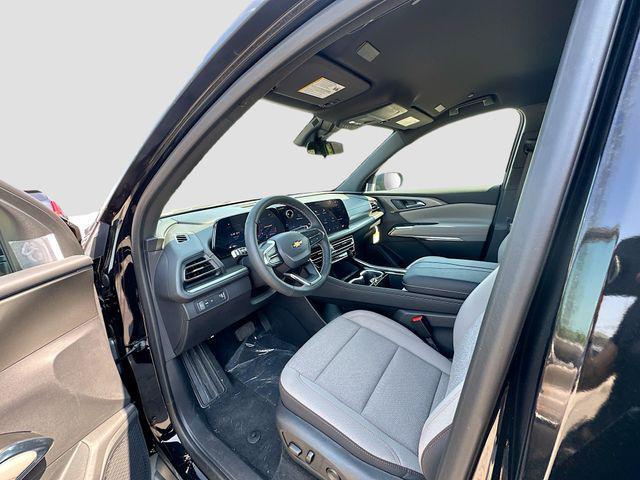 new 2025 Chevrolet Traverse car, priced at $40,536