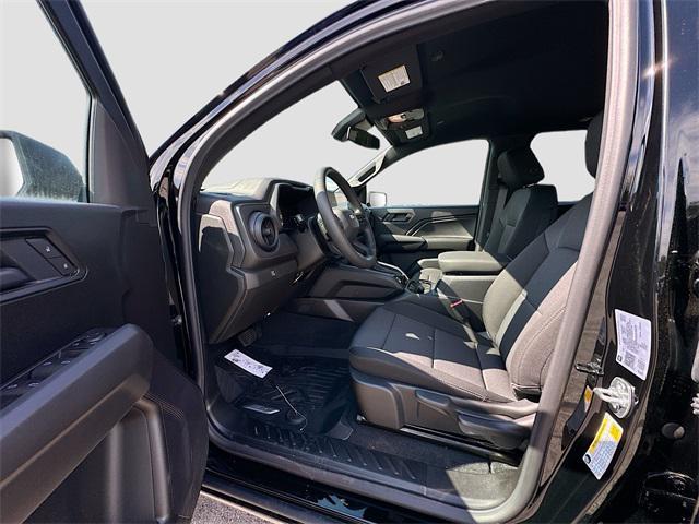 new 2025 Chevrolet Colorado car, priced at $33,995