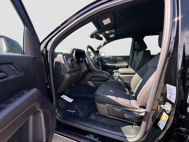 new 2025 Chevrolet Colorado car, priced at $33,995