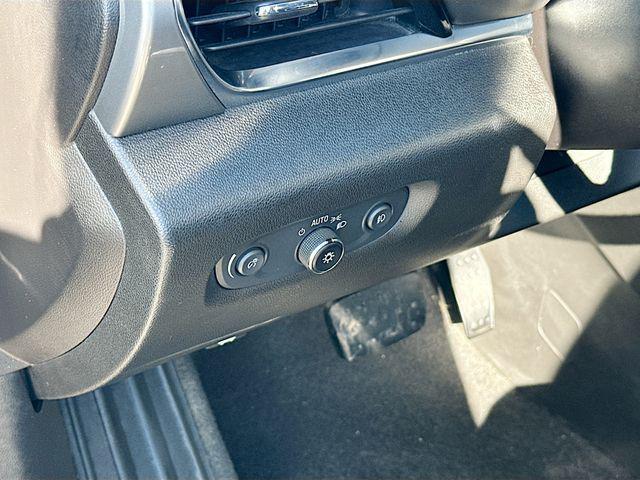 used 2018 Chevrolet Traverse car, priced at $17,293