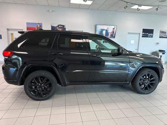 used 2017 Jeep Grand Cherokee car, priced at $17,471