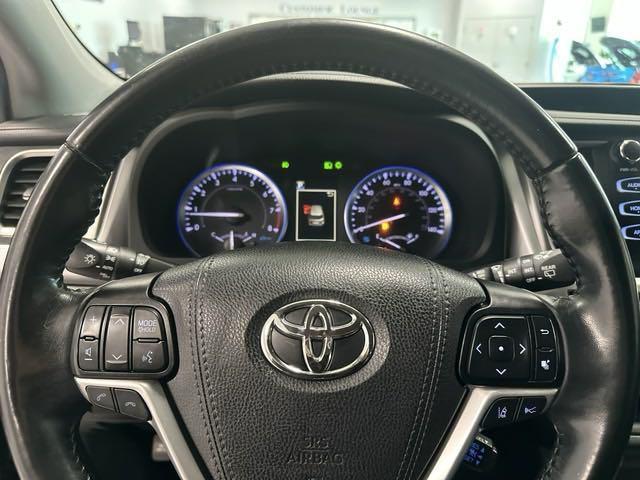 used 2019 Toyota Highlander car, priced at $26,498