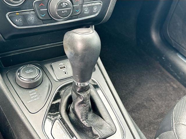 used 2019 Jeep Cherokee car, priced at $17,354
