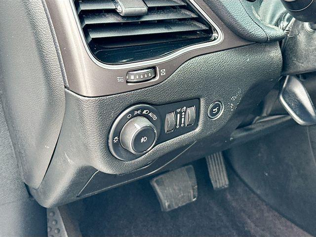 used 2019 Jeep Cherokee car, priced at $17,354