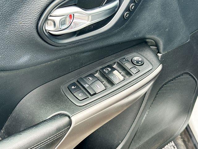 used 2019 Jeep Cherokee car, priced at $17,354