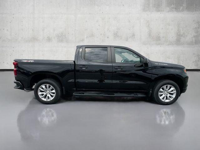 new 2024 Chevrolet Silverado 1500 car, priced at $35,995