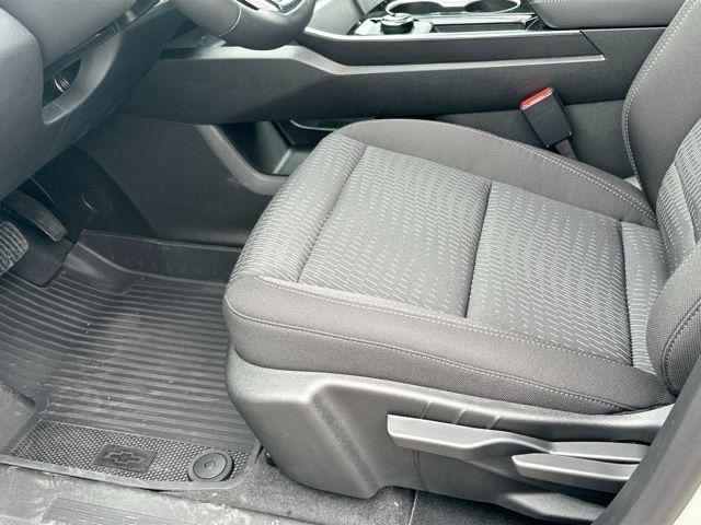 new 2026 Chevrolet Equinox car, priced at $27,090