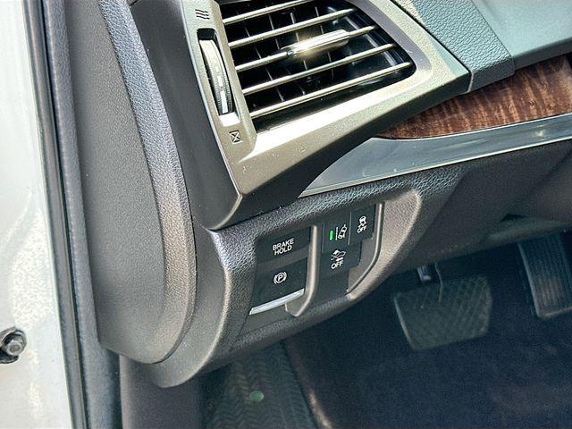 used 2019 Acura MDX car, priced at $22,196