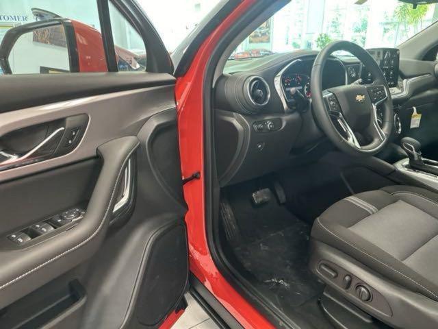 new 2025 Chevrolet Blazer car, priced at $32,999