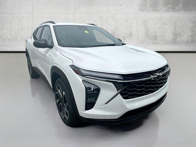 new 2025 Chevrolet Trax car, priced at $22,500