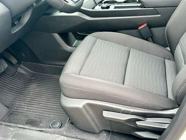 new 2026 Chevrolet Equinox car, priced at $30,587