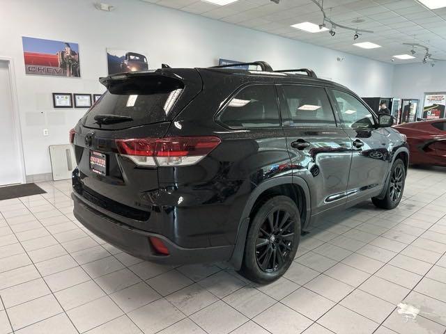 used 2019 Toyota Highlander car, priced at $26,288