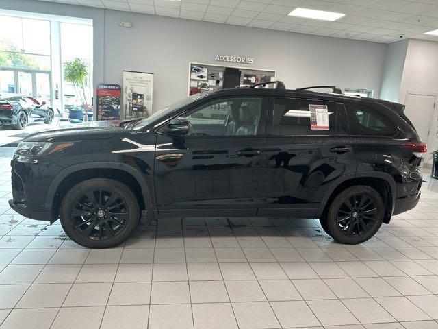 used 2019 Toyota Highlander car, priced at $26,288