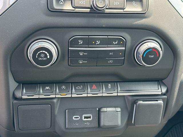 new 2024 Chevrolet Silverado 1500 car, priced at $35,995