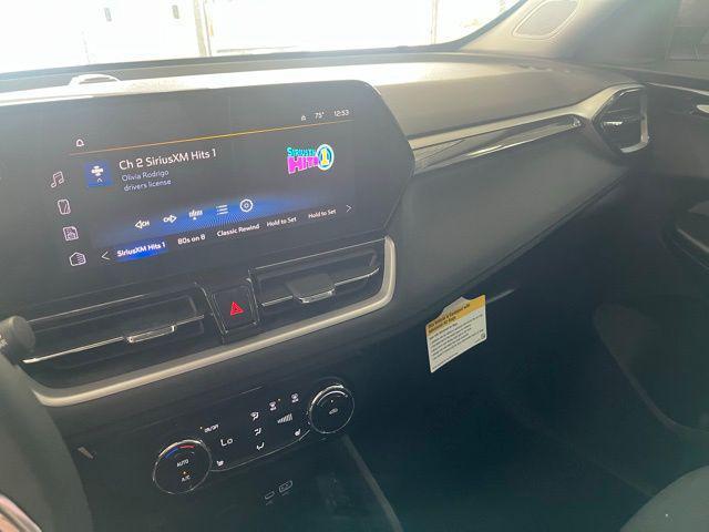 new 2025 Chevrolet TrailBlazer car, priced at $27,978