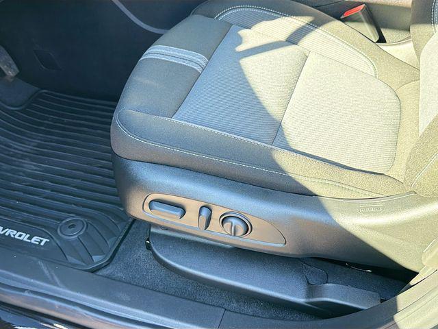 new 2025 Chevrolet Blazer car, priced at $33,299