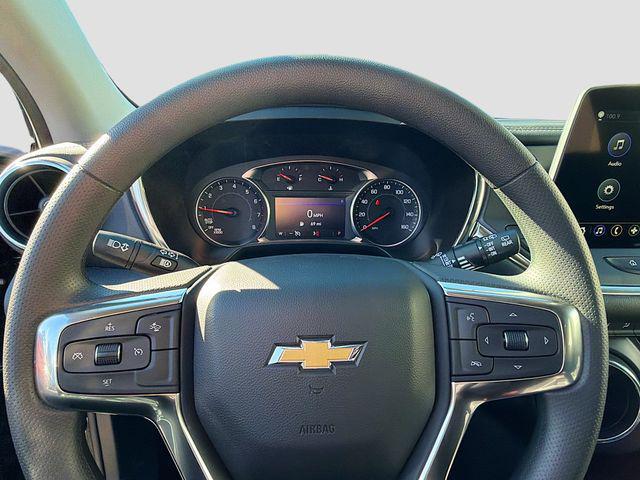 new 2025 Chevrolet Blazer car, priced at $33,299