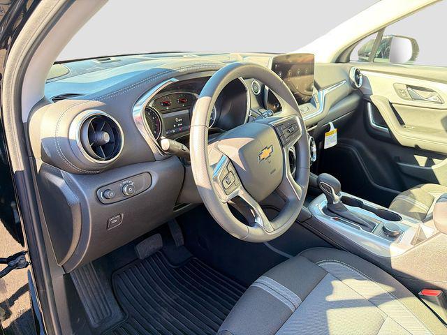 new 2025 Chevrolet Blazer car, priced at $33,299