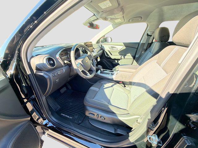 new 2025 Chevrolet Blazer car, priced at $33,299