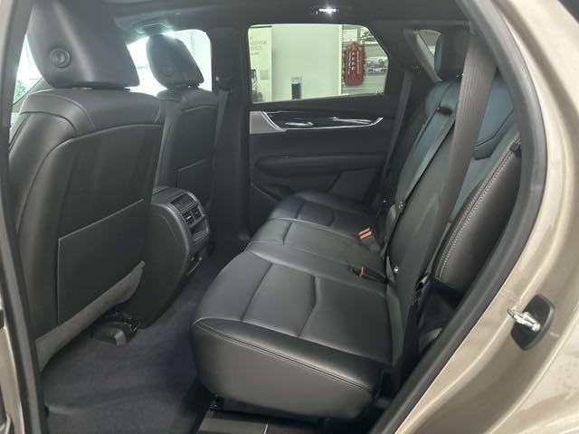 used 2022 Cadillac XT5 car, priced at $30,342