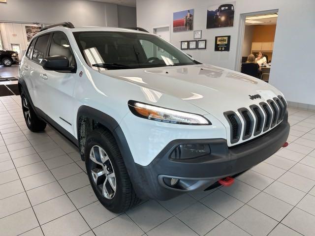 used 2015 Jeep Cherokee car, priced at $14,549