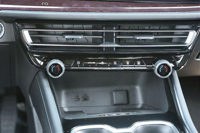 new 2025 Chevrolet Traverse car, priced at $56,380