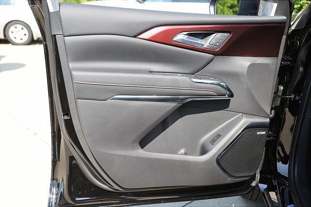 new 2025 Chevrolet Traverse car, priced at $56,380