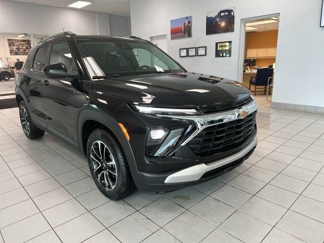 new 2025 Chevrolet TrailBlazer car, priced at $26,494