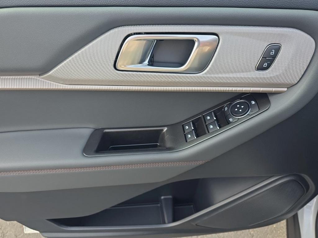 new 2025 Ford Explorer car, priced at $48,555