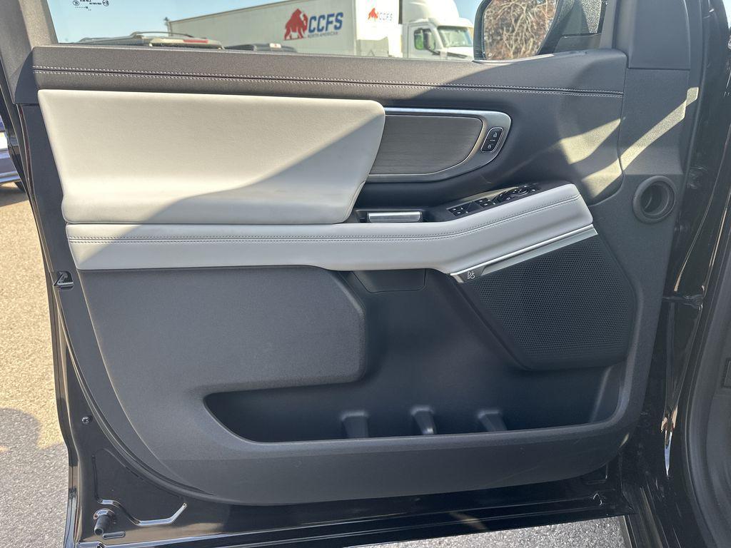 new 2025 Ford Expedition Max car, priced at $85,215