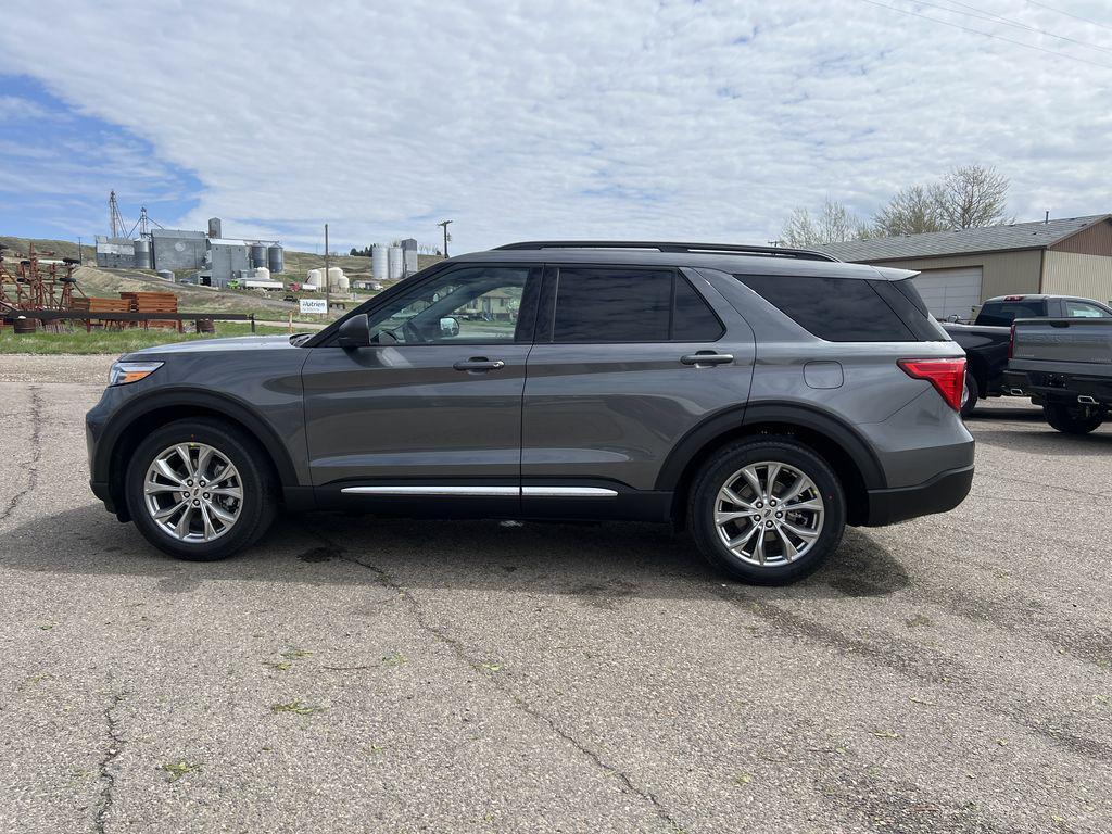 new 2024 Ford Explorer car, priced at $37,930