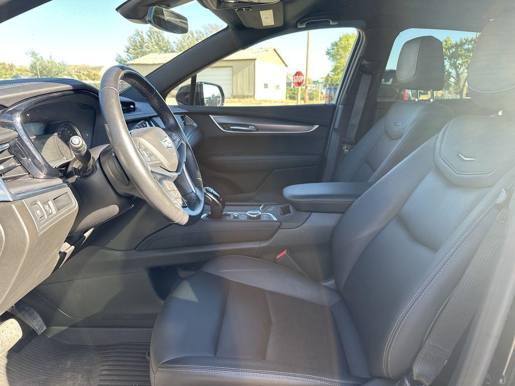 used 2024 Cadillac XT5 car, priced at $37,325