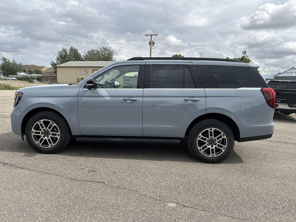 new 2025 Ford Expedition car, priced at $75,065