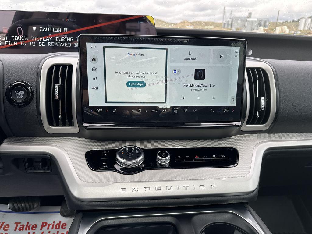 new 2025 Ford Expedition car, priced at $75,065