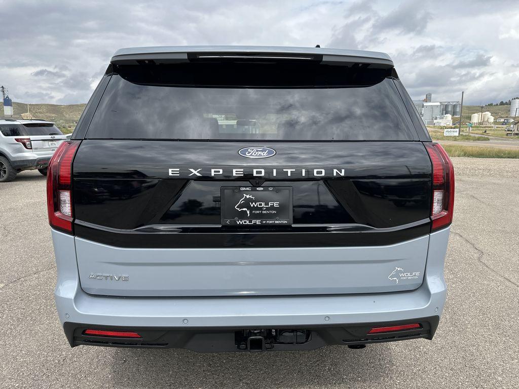 new 2025 Ford Expedition car, priced at $75,065
