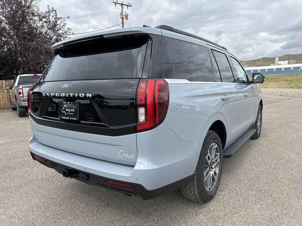 new 2025 Ford Expedition car, priced at $75,065