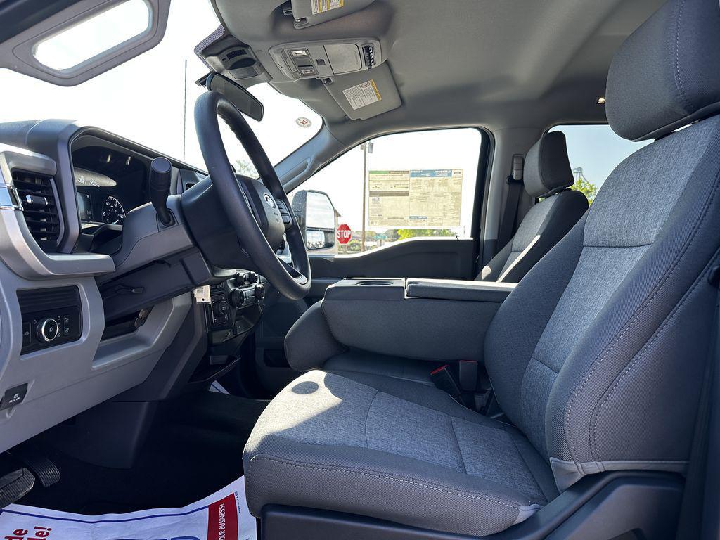 new 2025 Ford F-250 car, priced at $68,420