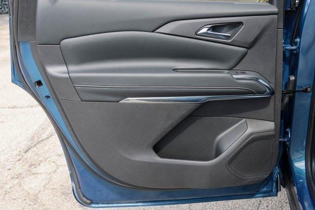 new 2025 Chevrolet Traverse car