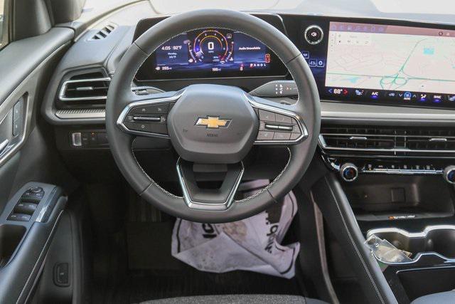 new 2025 Chevrolet Traverse car