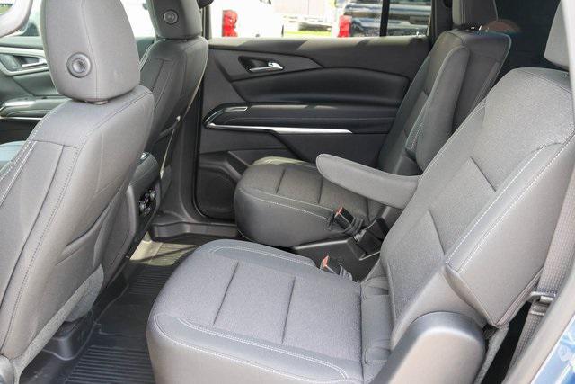 new 2025 Chevrolet Traverse car