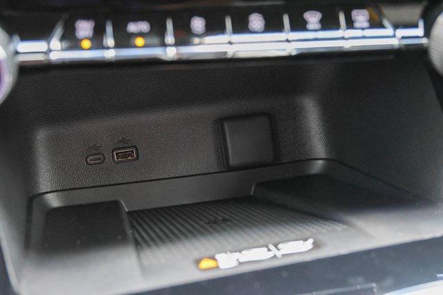 new 2025 Chevrolet Traverse car