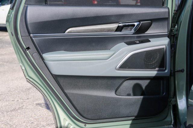used 2024 Kia Telluride car, priced at $36,000