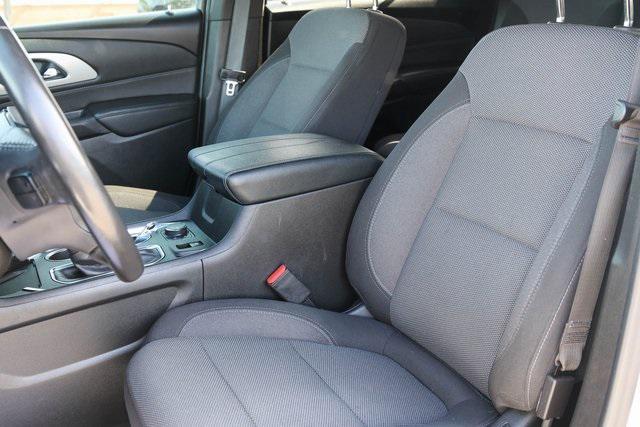 used 2022 Chevrolet Traverse car, priced at $23,500