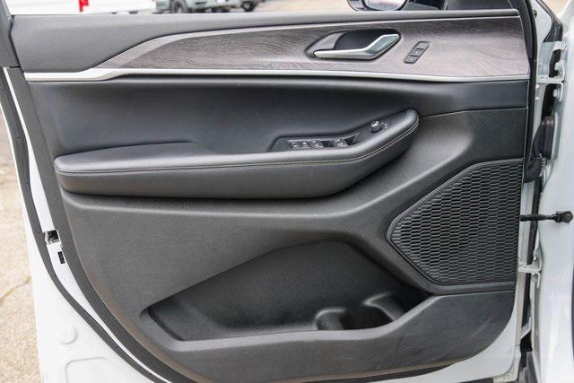 used 2023 Jeep Grand Cherokee L car, priced at $25,000