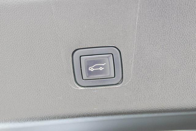 used 2023 Chevrolet Traverse car, priced at $26,700