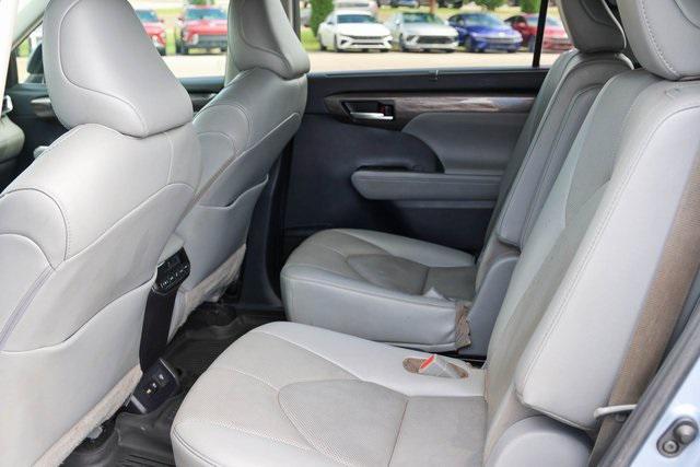 used 2021 Toyota Highlander car, priced at $26,488