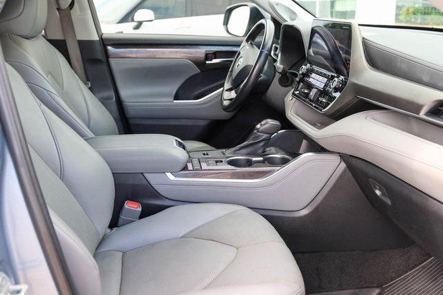used 2021 Toyota Highlander car, priced at $26,488