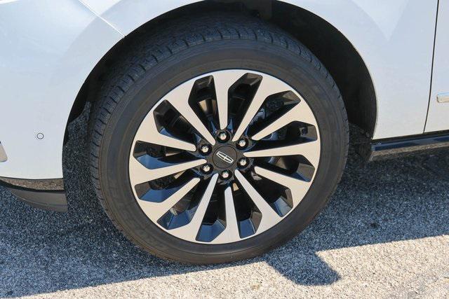 used 2022 Lincoln Navigator car, priced at $46,500